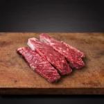 Australski Wagyu Bavette d’Aloyau Flap Meat na drvenoj dasci